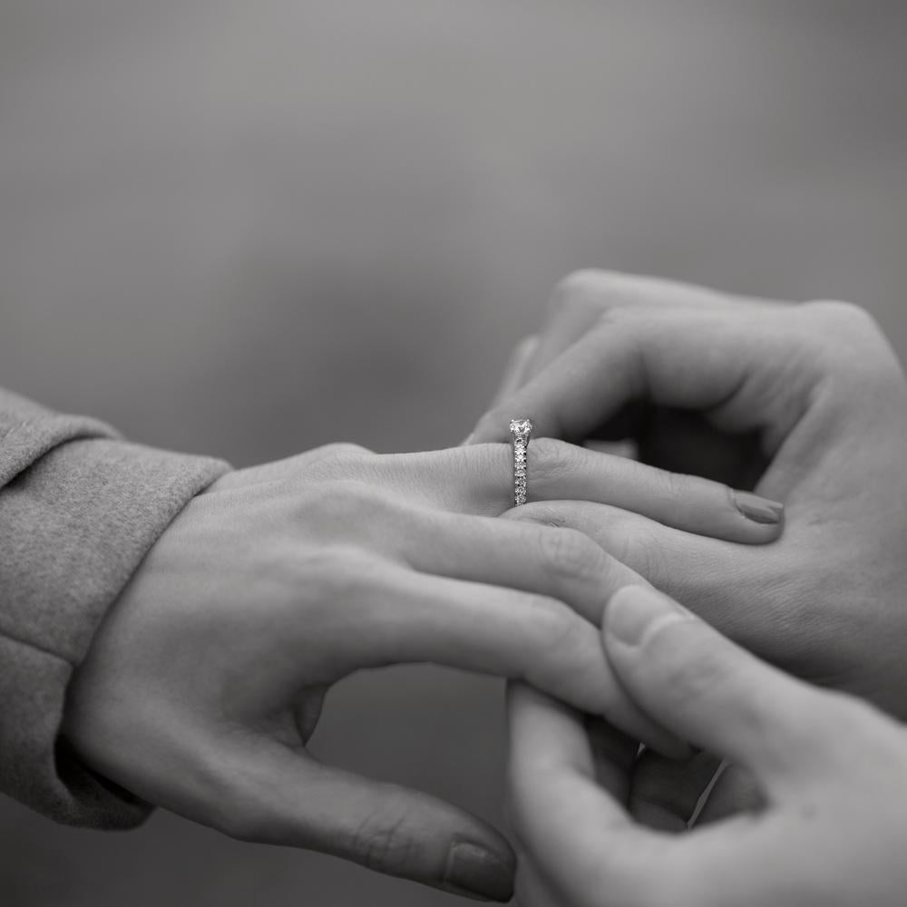 Anello solitario Oro bianco 750/18 carati Diamante 0.31 ct, 23 pietra, w-si