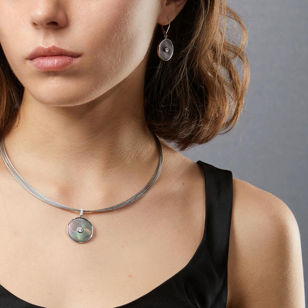 304461_585668_585667_o